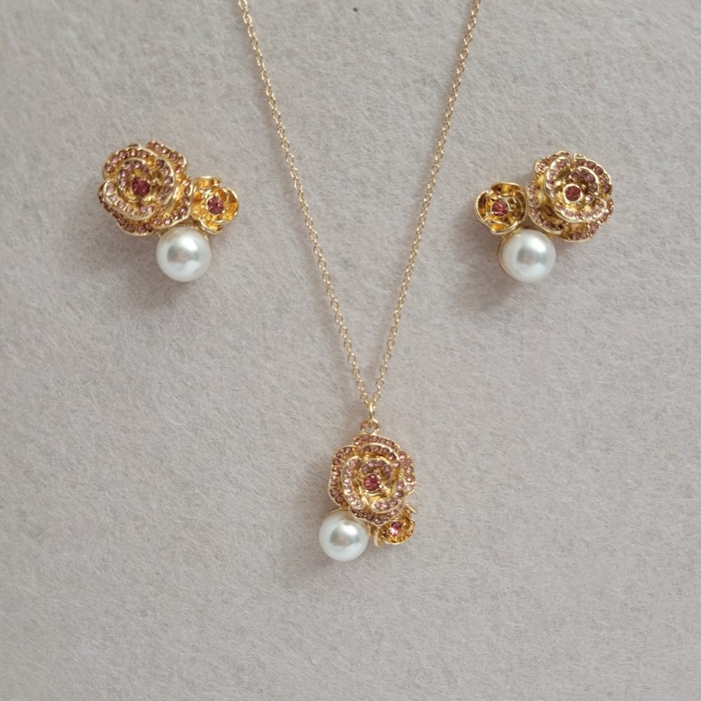 Rose Garden Pearly Necklace And Earring Set